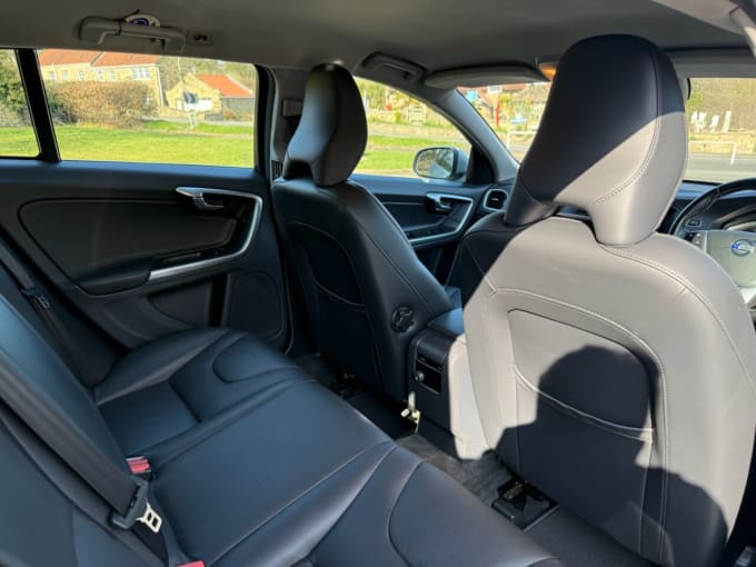 2025 Volvo V60