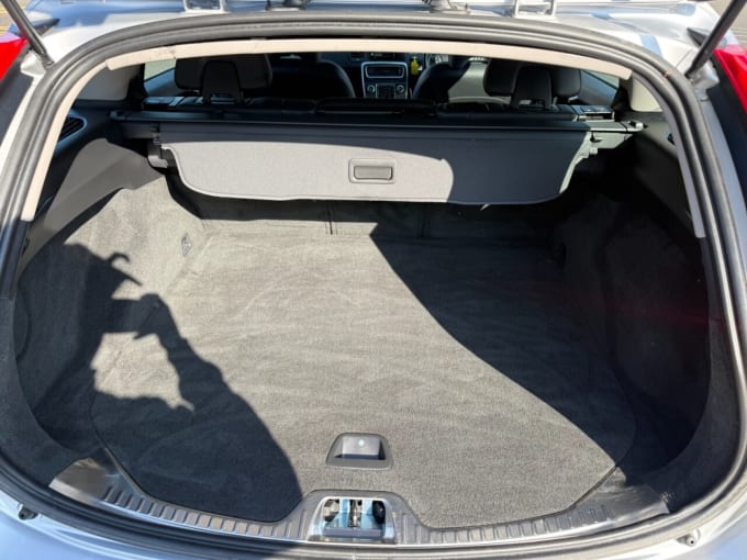 2025 Volvo V60