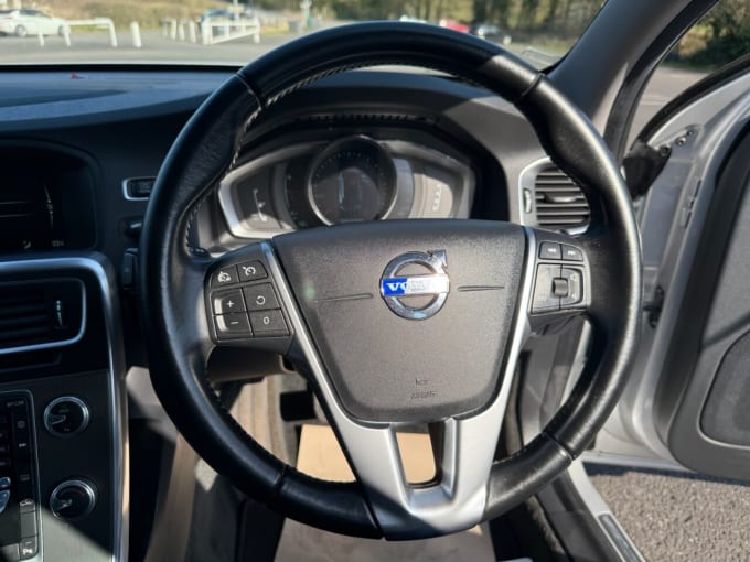 2025 Volvo V60