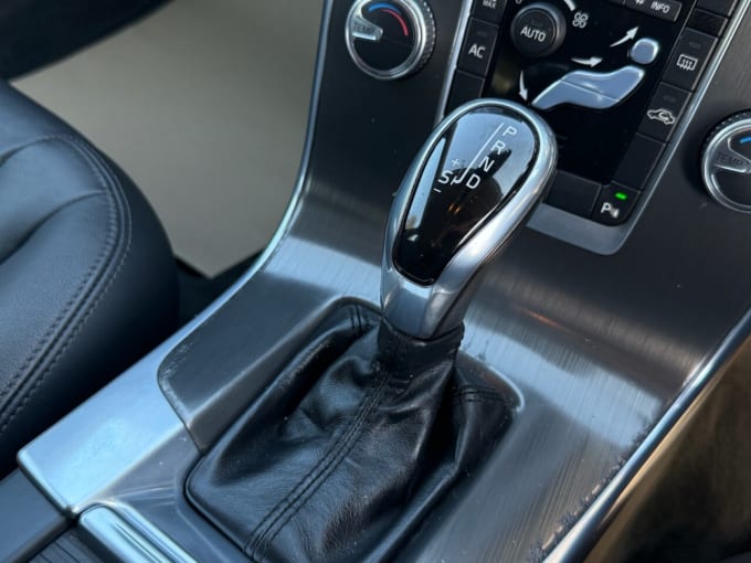 2025 Volvo V60
