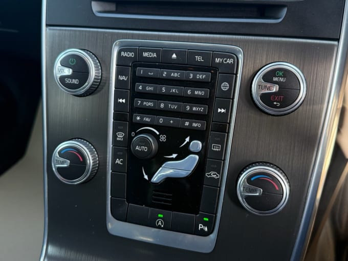 2025 Volvo V60