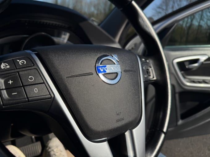 2025 Volvo V60