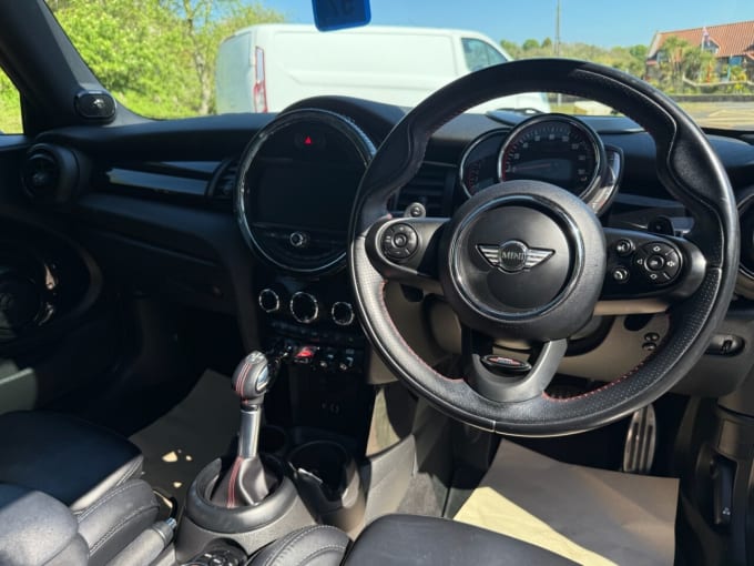 2025 Mini Hatch