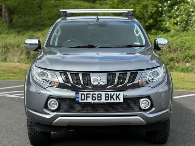 2025 Mitsubishi L200