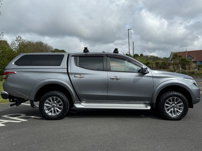 2025 Mitsubishi L200