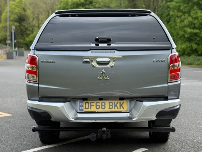 2025 Mitsubishi L200