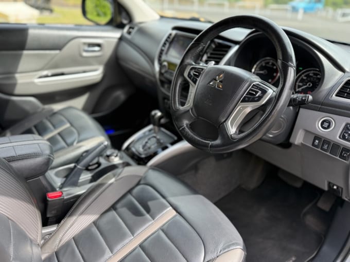 2025 Mitsubishi L200