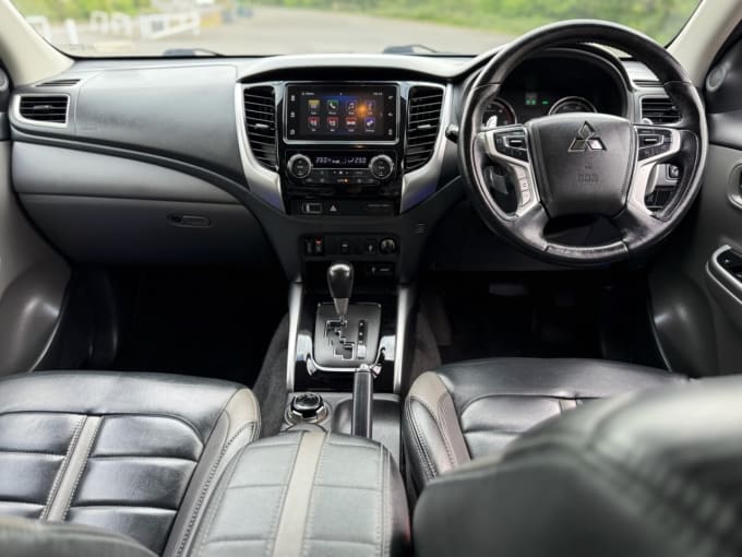 2025 Mitsubishi L200