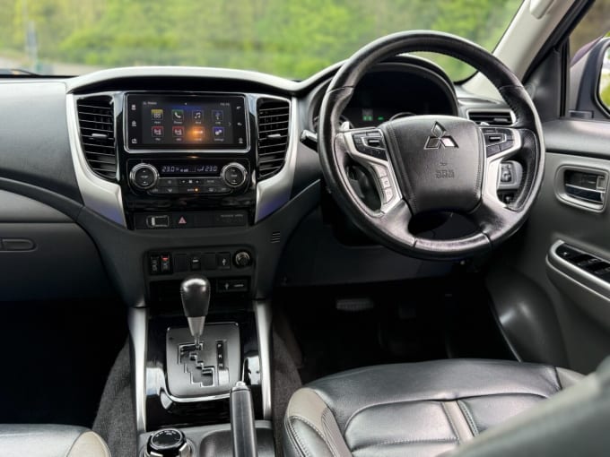 2025 Mitsubishi L200