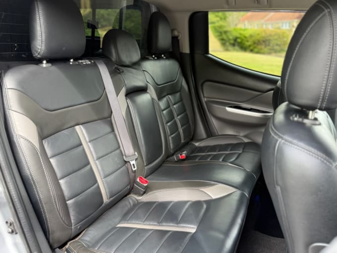 2025 Mitsubishi L200