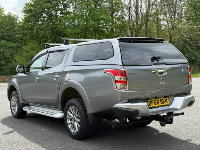 2025 Mitsubishi L200