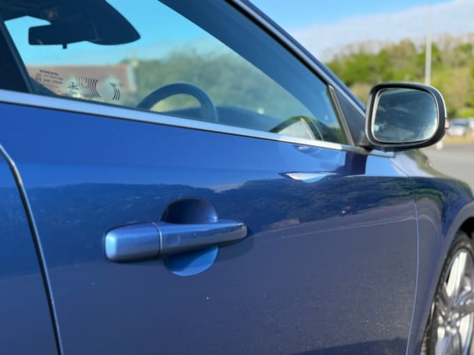 2025 Volvo V40