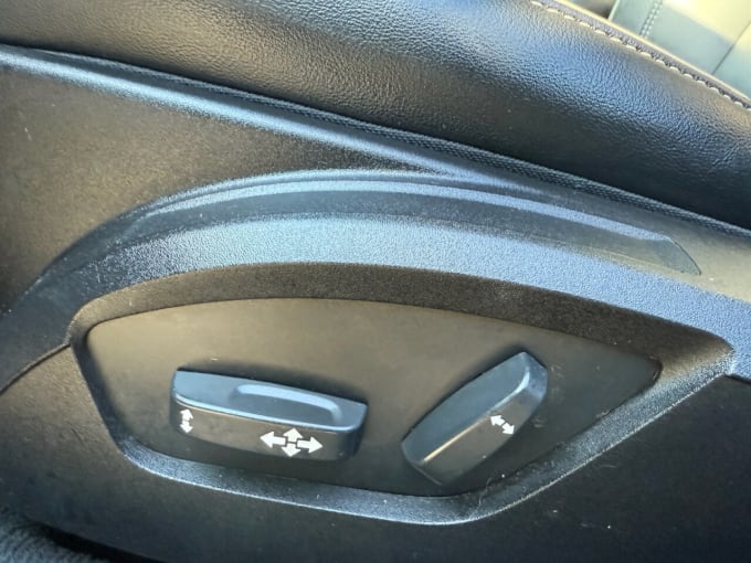 2025 Volvo V40