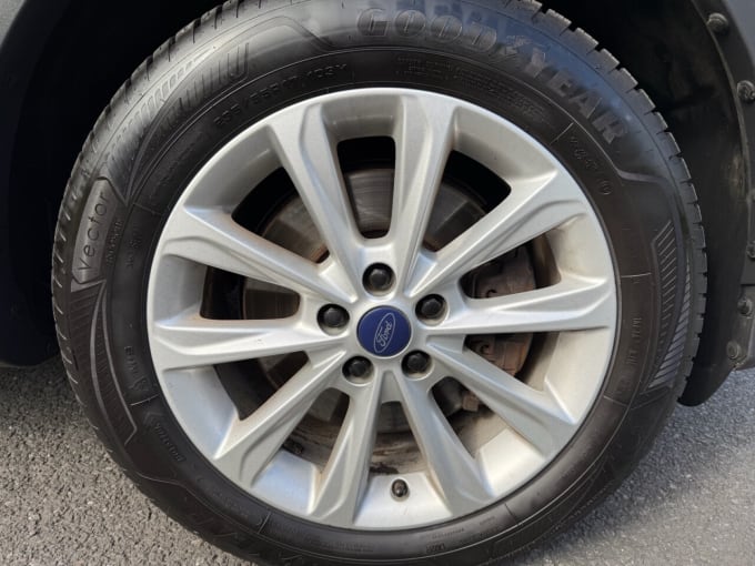 2025 Ford Kuga