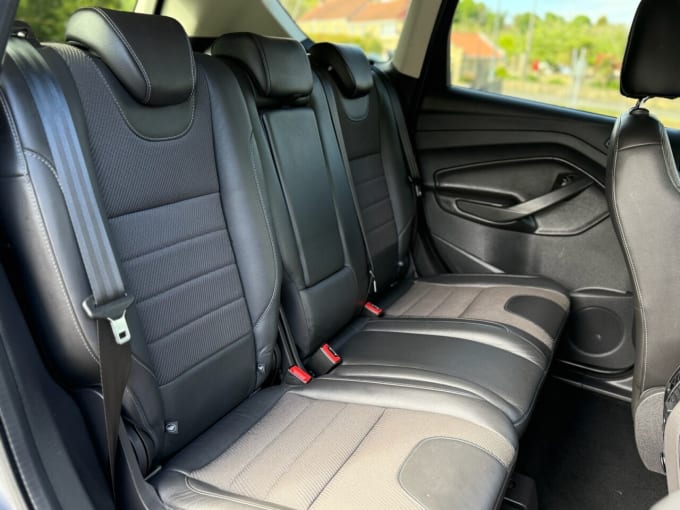 2025 Ford Kuga
