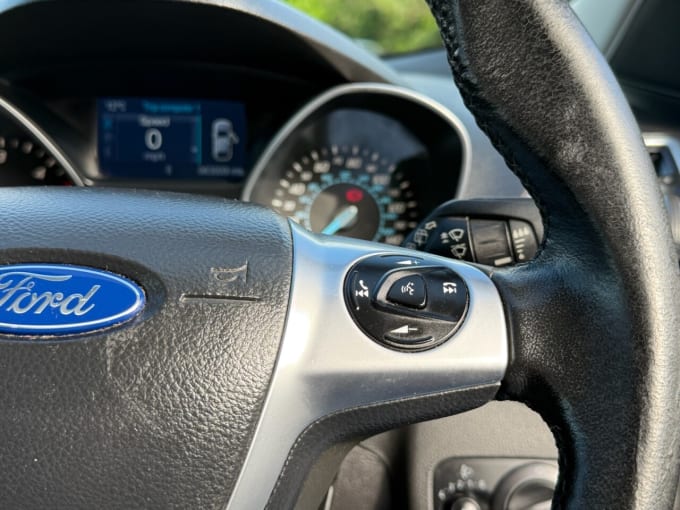 2025 Ford Kuga