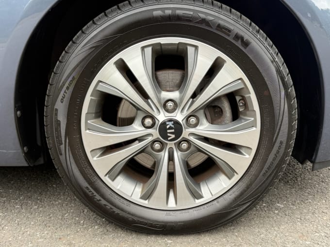 2025 Kia Venga