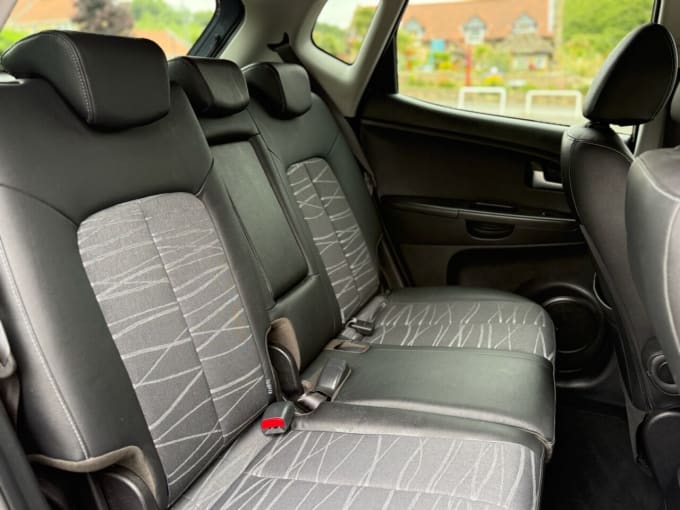2025 Kia Venga