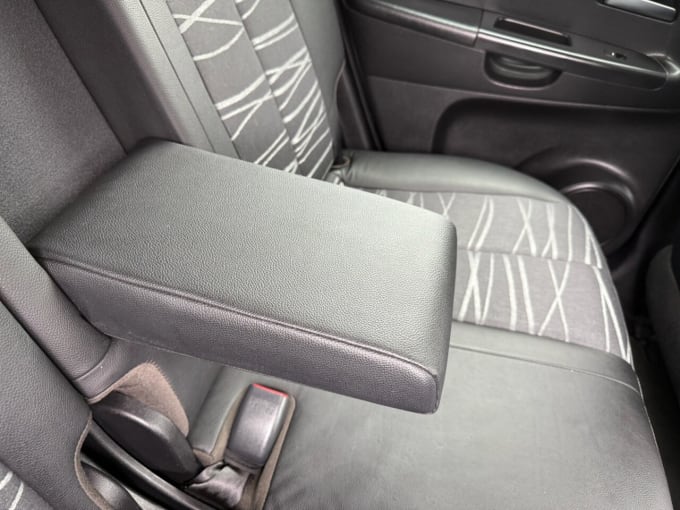 2025 Kia Venga