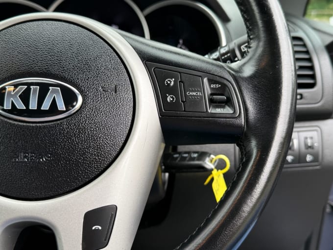 2025 Kia Venga