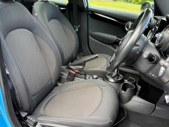 2025 Mini Hatch