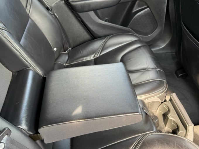 2025 Volvo V40