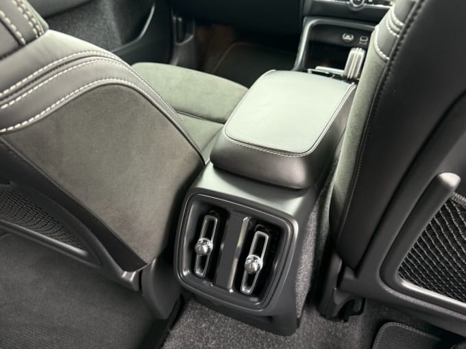 2025 Volvo Xc40