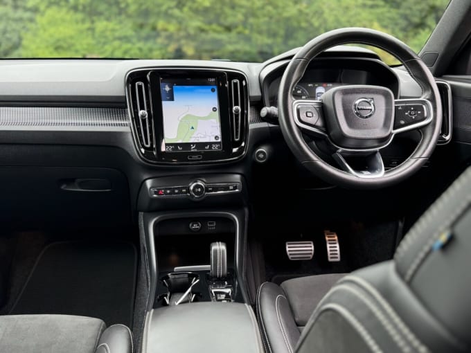 2025 Volvo Xc40