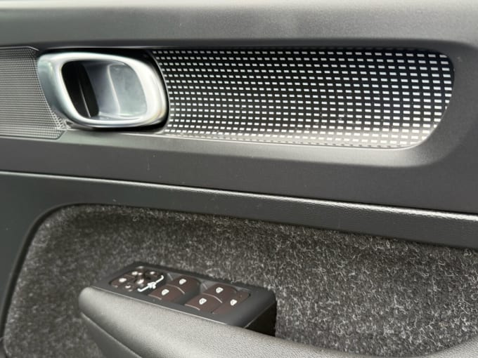 2025 Volvo Xc40