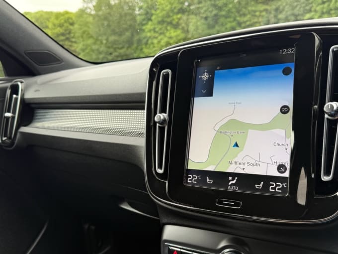 2025 Volvo Xc40