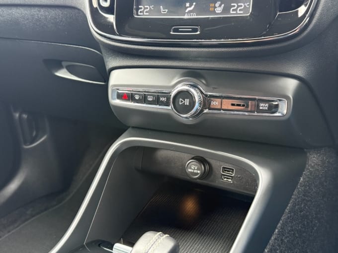 2025 Volvo Xc40
