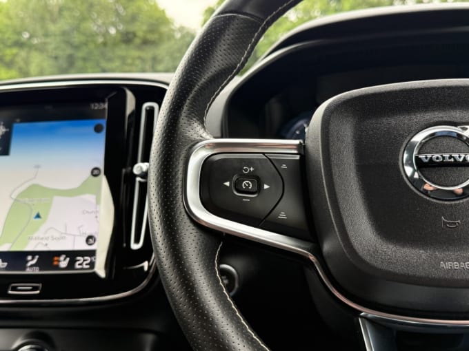 2025 Volvo Xc40
