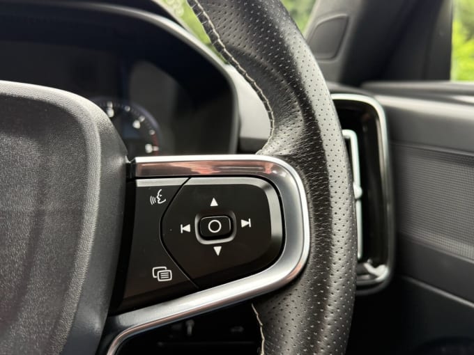 2025 Volvo Xc40