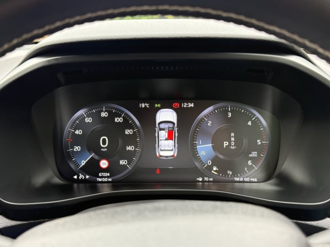 2025 Volvo Xc40