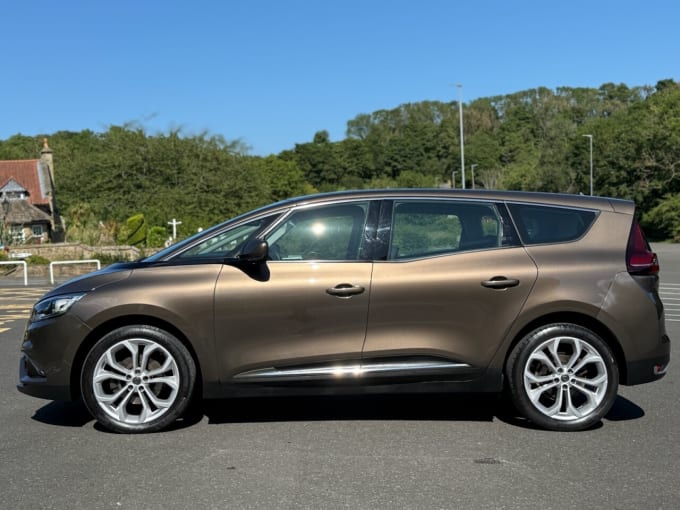 2025 Renault Grand Scenic