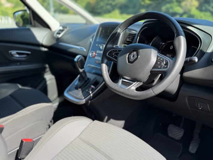 2025 Renault Grand Scenic