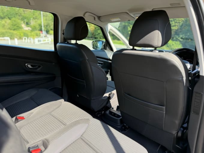 2025 Renault Grand Scenic