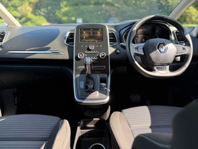 2025 Renault Grand Scenic