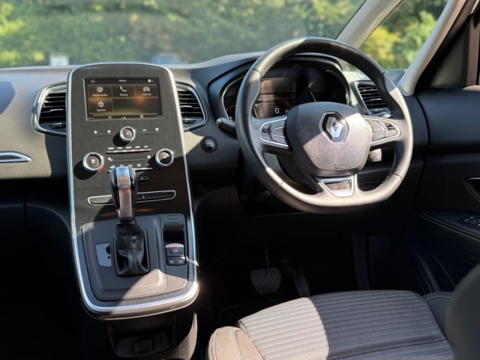 2025 Renault Grand Scenic