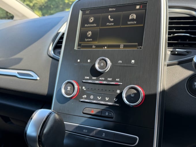 2025 Renault Grand Scenic
