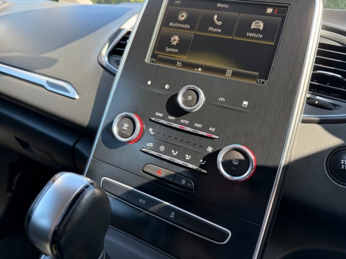 2025 Renault Grand Scenic
