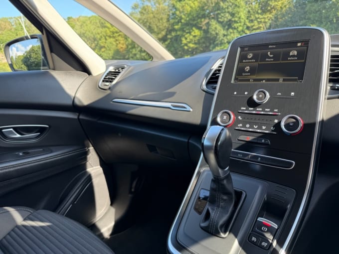 2025 Renault Grand Scenic