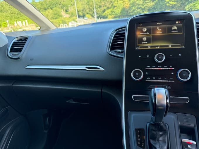 2025 Renault Grand Scenic
