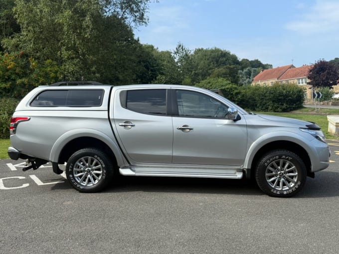 2025 Mitsubishi L200