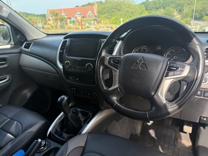 2025 Mitsubishi L200