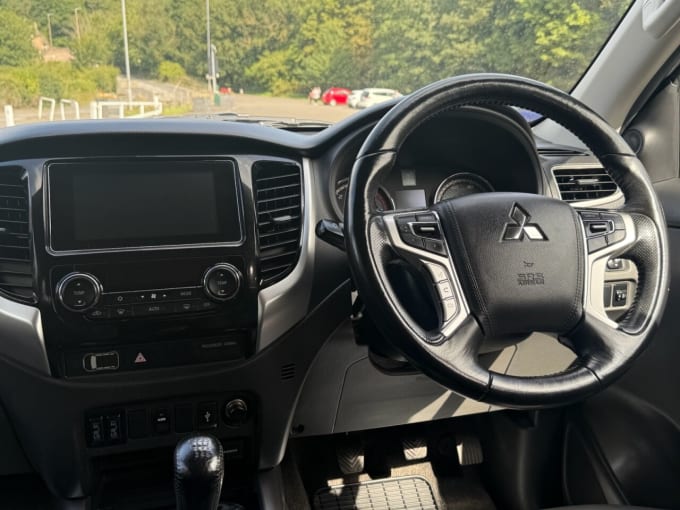 2025 Mitsubishi L200