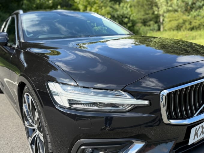 2025 Volvo V60