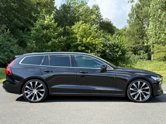 2025 Volvo V60