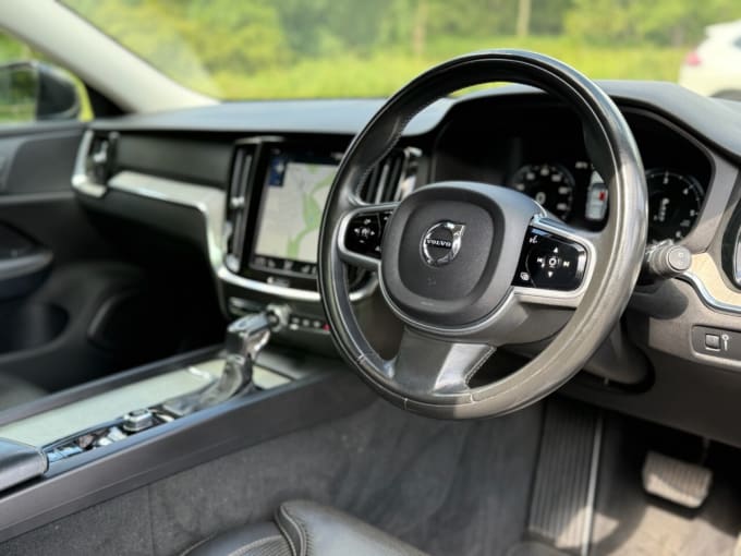 2025 Volvo V60