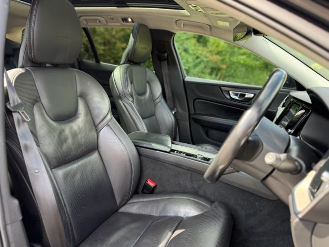 2025 Volvo V60